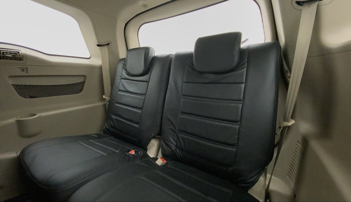 2015 Mahindra XUV500 W10, Diesel, Manual, 1,17,853 km, Third Seat Row ( optional )