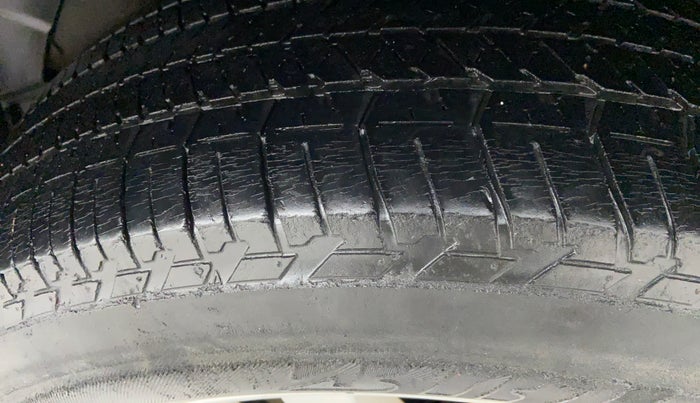 2015 Mahindra XUV500 W10, Diesel, Manual, 1,17,853 km, Left Rear Tyre Tread