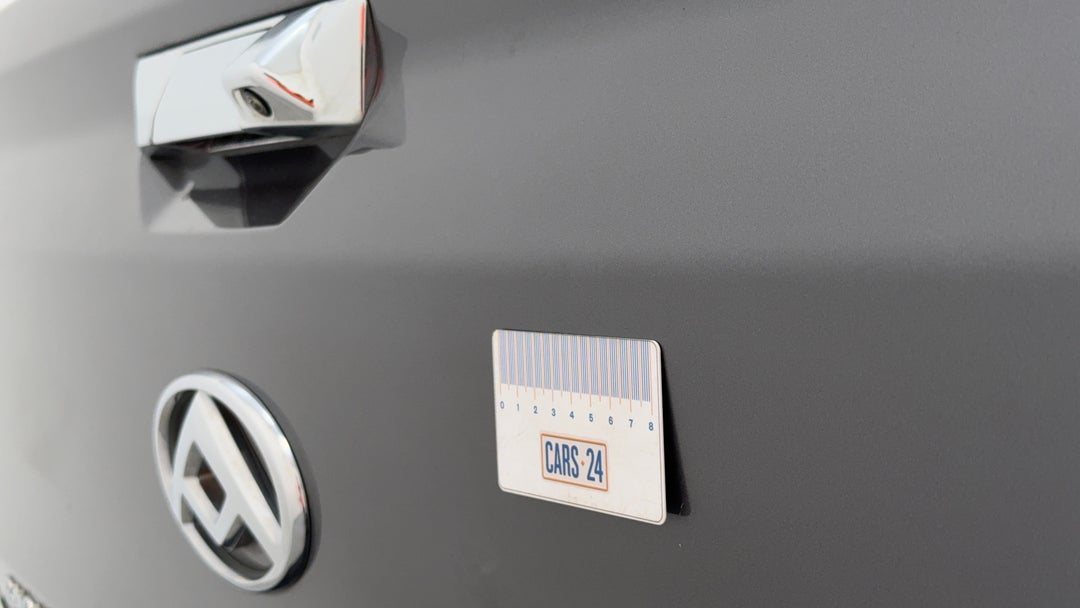 Boot / Tailgate Tailgate Dent