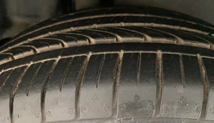 2018 Maruti Ciaz ALPHA  AT 1.5 SHVS PETROL, Petrol, Automatic, 56,035 km, Right Rear Tyre Tread