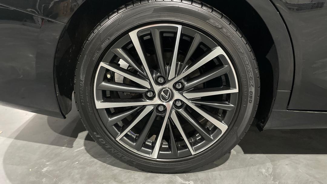 2023 Lexus Es300h Luxury (hybrid), Automatic, 38963 km, Right Rear Wheel