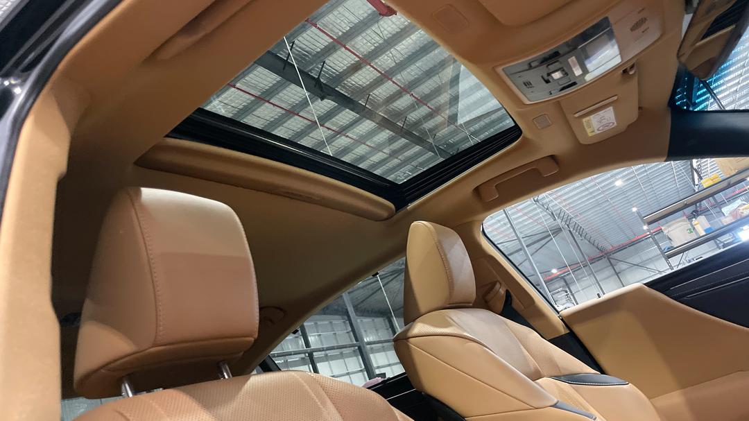 2023 Lexus Es300h Luxury (hybrid), Automatic, 38963 km, Interior Sunroof/Moonroof