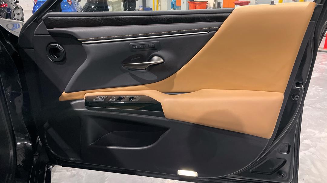 2023 Lexus Es300h Luxury (hybrid), Automatic, 38963 km, Speaker View