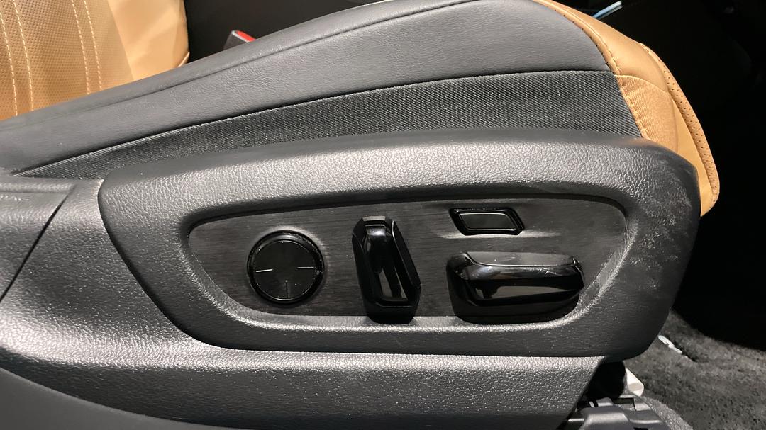 2023 Lexus Es300h Luxury (hybrid), Automatic, 38963 km, Drivers Side Adjustment Panel