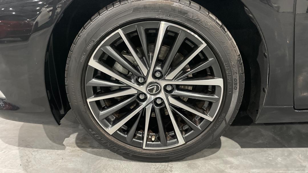 2023 Lexus Es300h Luxury (hybrid), Automatic, 38963 km, Left Front Wheel