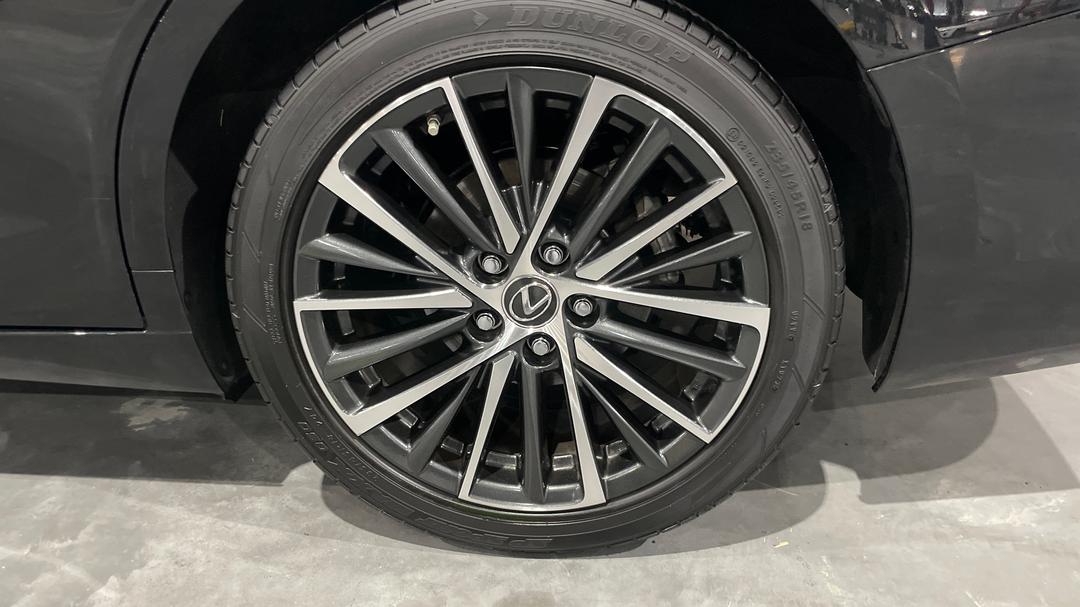 2023 Lexus Es300h Luxury (hybrid), Automatic, 38963 km, Left Rear Wheel