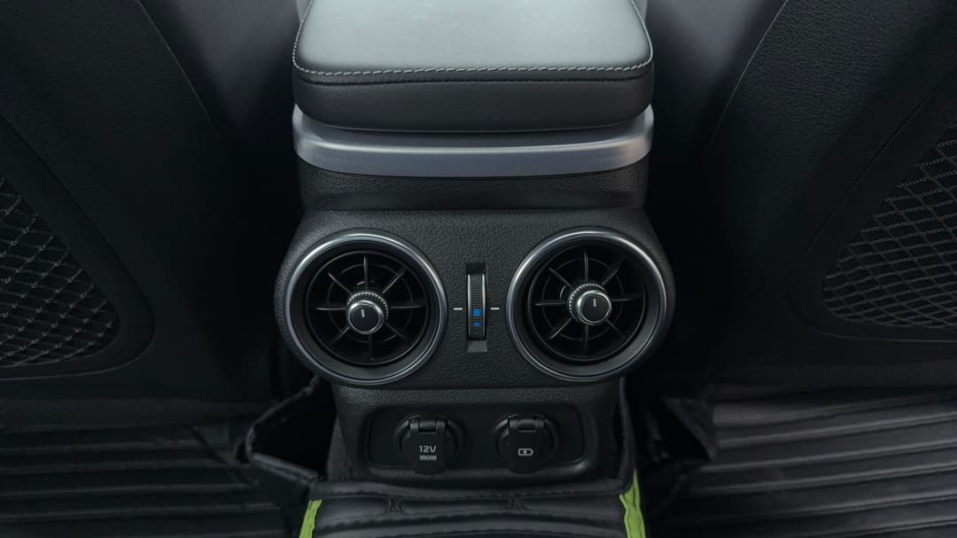 2021 Kia Stinger Gt (black Leather), Automatic, 38698 km, Rear A/C Vent