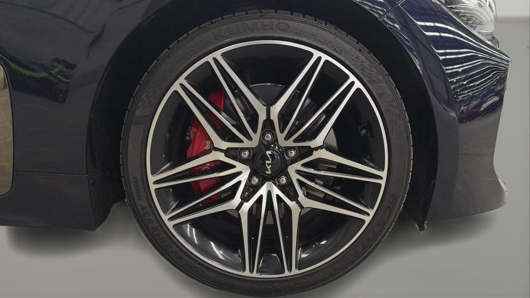 2021 Kia Stinger Gt (black Leather), Automatic, 38698 km, Right Front Wheel