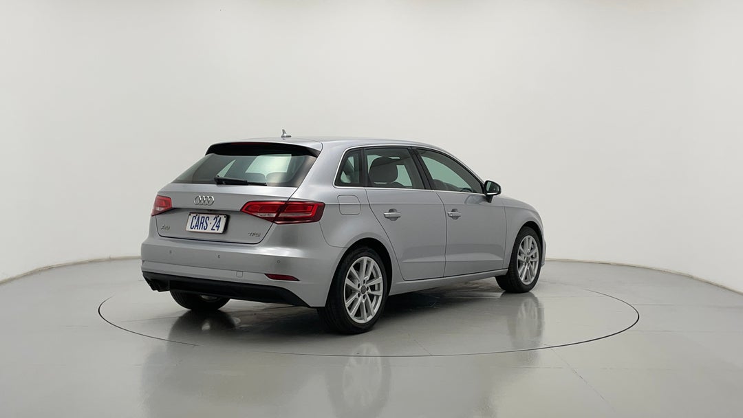 Right Back Diagonal (45- Degree) View