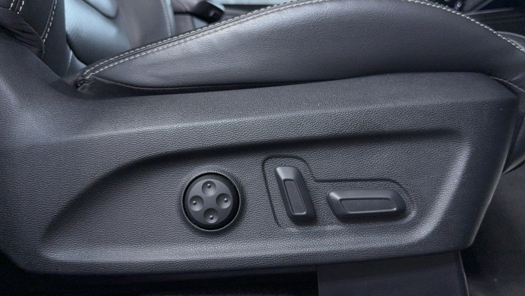 2022 LDV D90 Executive (4WD) D20, Automatic, 50396 km, Drivers Side Adjustment Panel