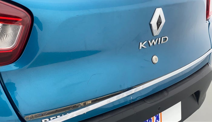 2020 Renault Kwid RXT, Petrol, Manual, 35,900 km, Dicky (Boot door) - Slightly dented