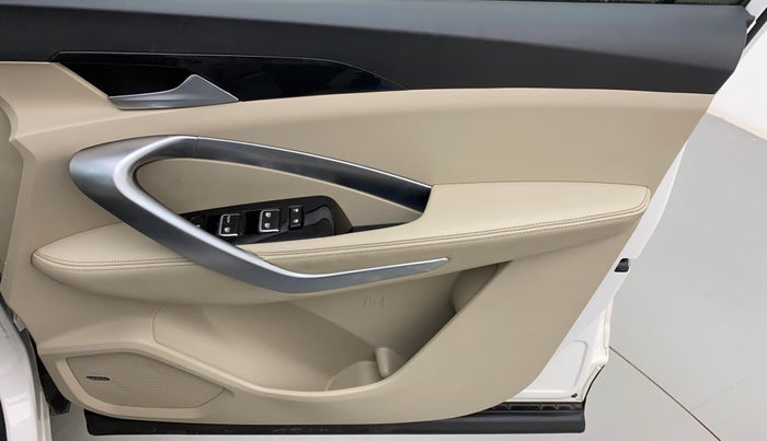 2021 MG HECTOR SHARP 2.0 DIESEL, Diesel, Manual, 42,048 km, Driver Side Door Panels Control