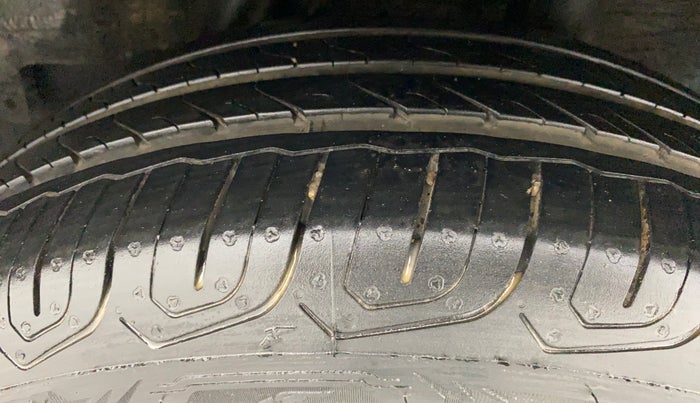 2015 Honda City VX MT PETROL, Petrol, Manual, 40,424 km, Left Rear Tyre Tread