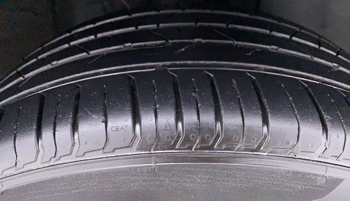 2021 Hyundai VENUE SX 1.0 GDI IMT, Petrol, Manual, 17,900 km, Right Front Tyre Tread