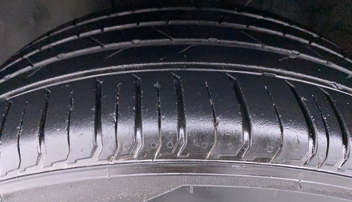 2021 Hyundai VENUE SX 1.0 GDI IMT, Petrol, Manual, 17,900 km, Left Front Tyre Tread