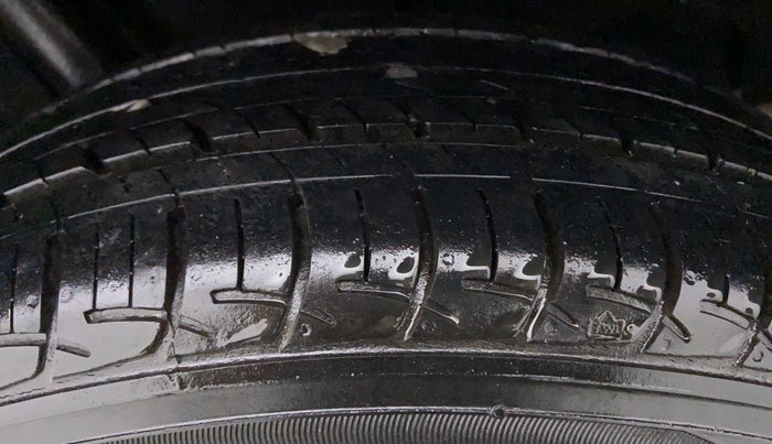 2017 Maruti Baleno DELTA 1.2 K12, Petrol, Manual, 8,289 km, Left Front Tyre Tread