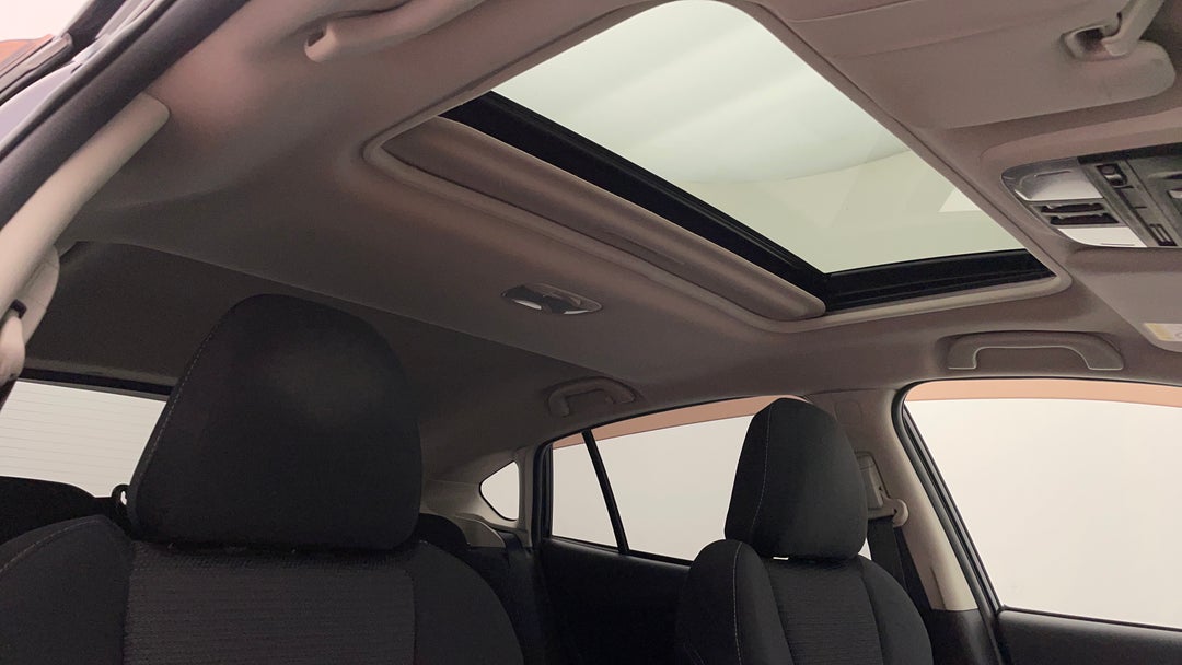 Interior Sunroof/Moonroof