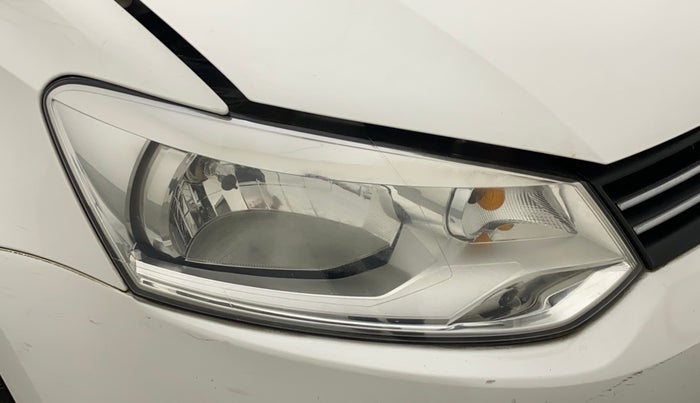 2011 Volkswagen Vento HIGHLINE 1.6 MPI, Petrol, Manual, 38,975 km, Right headlight - Minor scratches