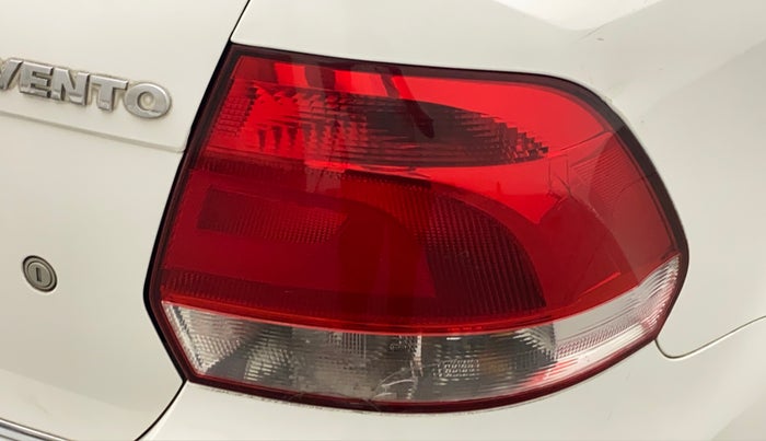 2011 Volkswagen Vento HIGHLINE 1.6 MPI, Petrol, Manual, 38,975 km, Right tail light - Minor scratches