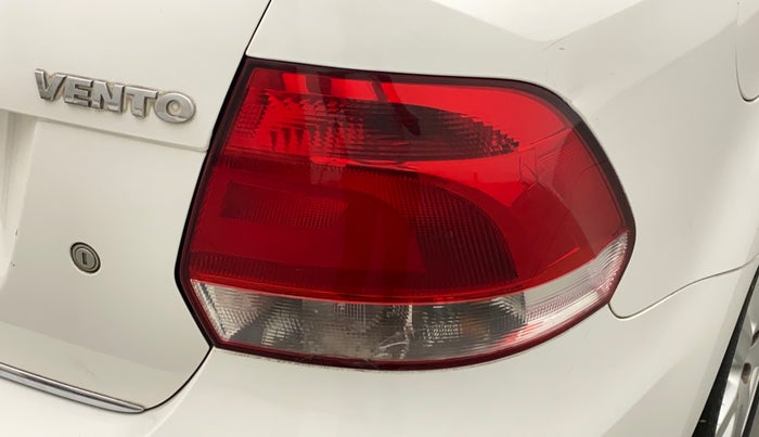 2011 Volkswagen Vento HIGHLINE 1.6 MPI, Petrol, Manual, 38,975 km, Right tail light - Minor damage