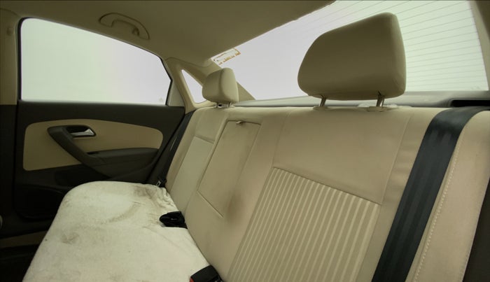 2011 Volkswagen Vento HIGHLINE 1.6 MPI, Petrol, Manual, 38,975 km, Right Side Rear Door Cabin
