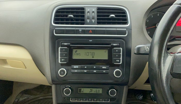 2011 Volkswagen Vento HIGHLINE 1.6 MPI, Petrol, Manual, 38,975 km, Air Conditioner