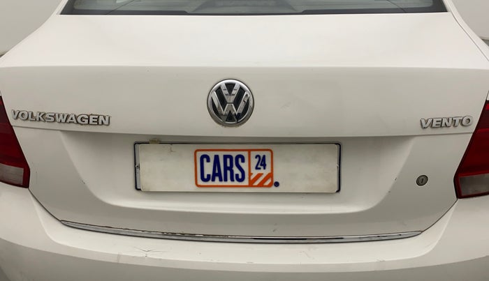 2011 Volkswagen Vento HIGHLINE 1.6 MPI, Petrol, Manual, 38,975 km, Dicky (Boot door) - Slightly dented