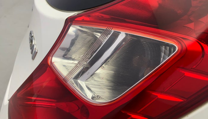 2018 Hyundai Eon ERA +, Petrol, Manual, 95,267 km, Right tail light - Minor damage