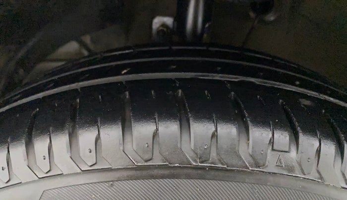 2019 Maruti Dzire ZXI PLUS AMT, Petrol, Automatic, 37,901 km, Left Front Tyre Tread