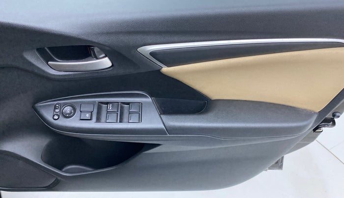 2018 Honda Jazz 1.2 V AT, Petrol, Automatic, 19,842 km, Driver Side Door Panels Control