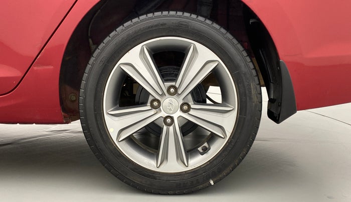 2017 Hyundai Verna 1.6 SX VTVT, Petrol, Manual, 43,890 km, Left Rear Wheel