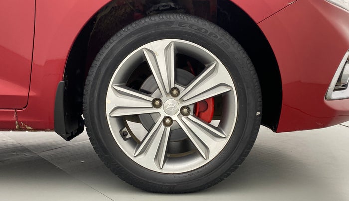 2017 Hyundai Verna 1.6 SX VTVT, Petrol, Manual, 43,890 km, Right Front Wheel