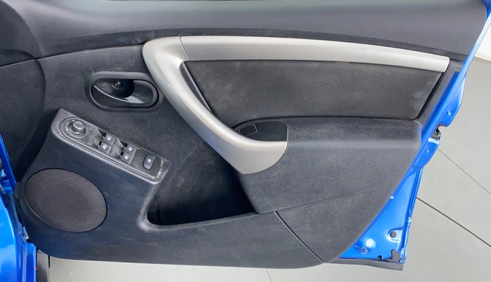 2019 Renault Duster RXS 106 PS MT, Petrol, Manual, 47,944 km, Driver Side Door Panels Control