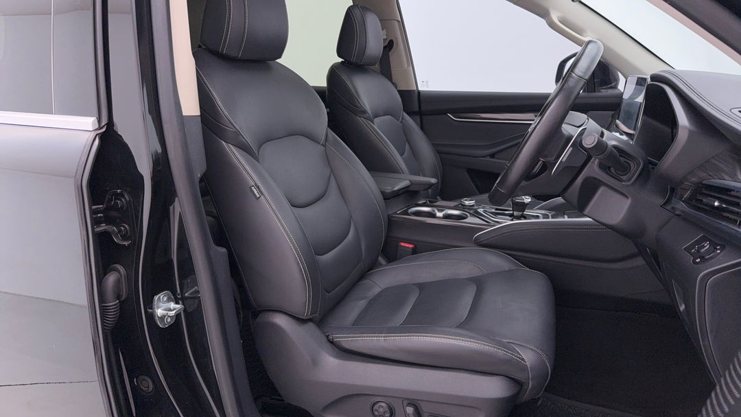 2021 LDV D90 Executive (4WD) D20, Automatic, 63831 km, Right Side Front Door Cabin View