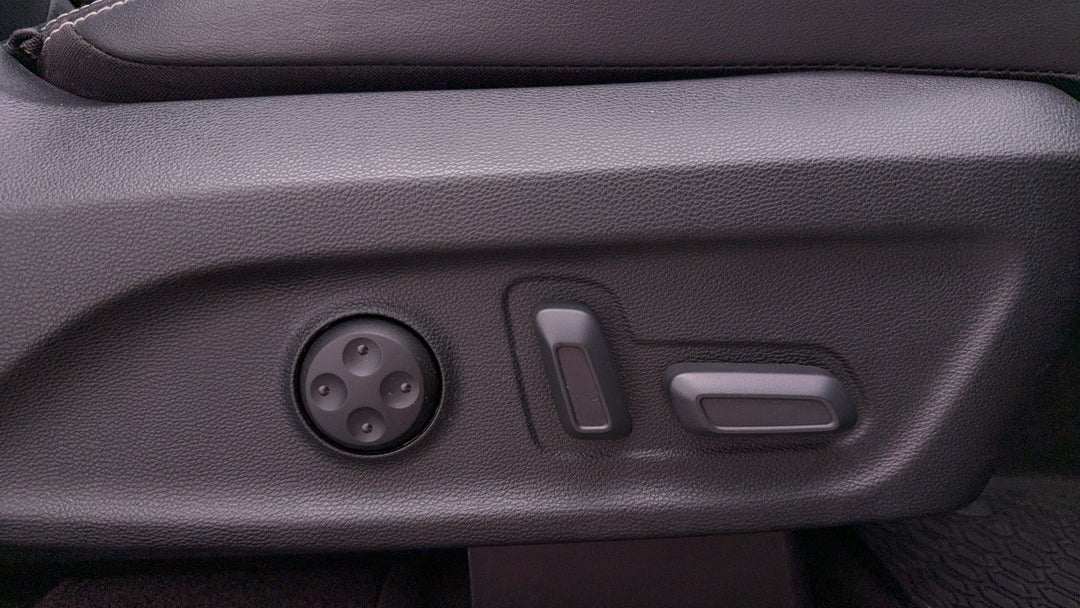 2021 LDV D90 Executive (4WD) D20, Automatic, 63831 km, Drivers Side Adjustment Panel