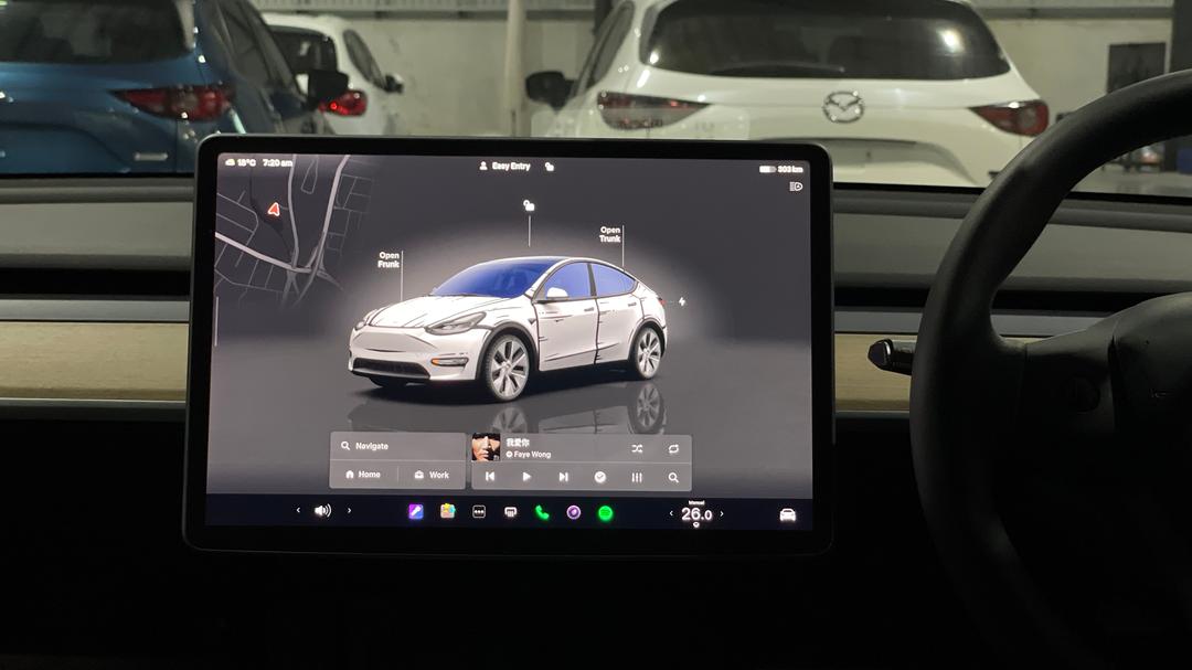2023 Tesla Model Y Long Range, Automatic, 70863 km, Infotainment System