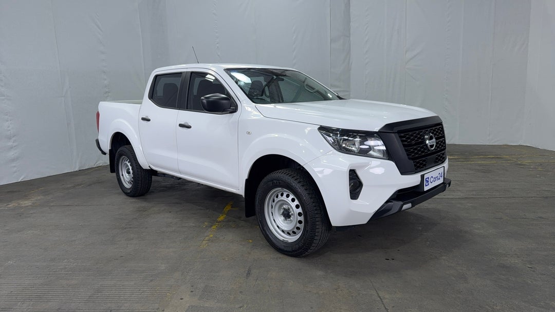 2021 Nissan Navara Sl (4x4), Automatic, 47278 km, Right Front Diagonal (45- Degree) View