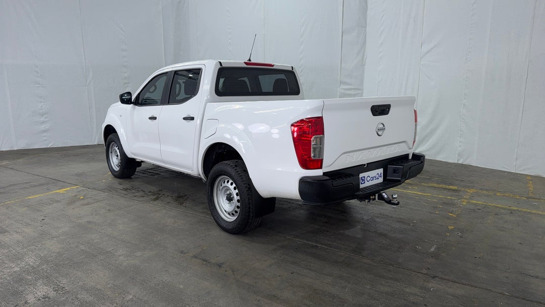 2021 Nissan Navara Sl (4x4), Automatic, 47278 km, Left Back Diagonal (45- Degree) View
