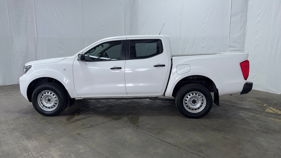 2021 Nissan Navara Sl (4x4), Automatic, 47278 km, Left Side View