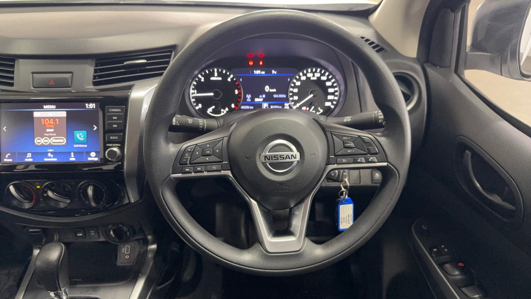2021 Nissan Navara Sl (4x4), Automatic, 47278 km, Steering Wheel Close-up