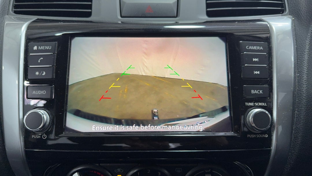 2021 Nissan Navara Sl (4x4), Automatic, 47278 km, Parking Camera