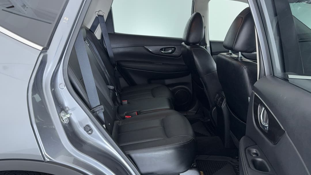 2018 Nissan X-trail St-l (4WD), Automatic, 119360 km, Right Side Rear Door Cabin View