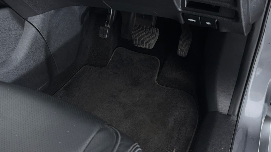 2018 Nissan X-trail St-l (4WD), Automatic, 119360 km, Pedals and Footmat