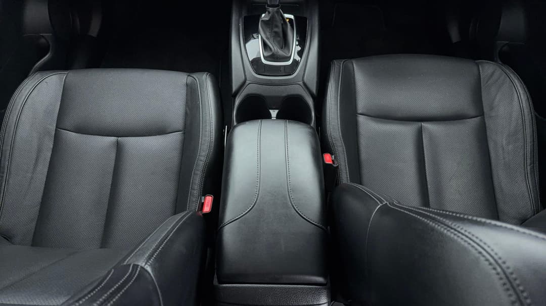 2018 Nissan X-trail St-l (4WD), Automatic, 119360 km, Center Console