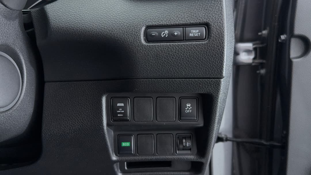 2018 Nissan X-trail St-l (4WD), Automatic, 119360 km, Utility Switches/Buttons