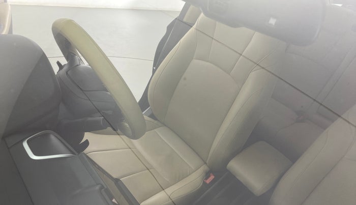 2020 Honda City ZX CVT, Petrol, Automatic, 19,818 km, Front windshield - Minor spot on windshield