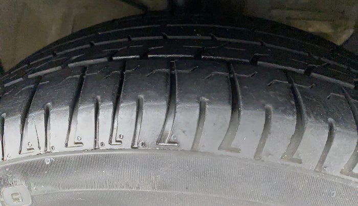 2018 Hyundai Creta E PLUS 1.6 PETROL, Petrol, Manual, 1,14,386 km, Right Front Tyre Tread