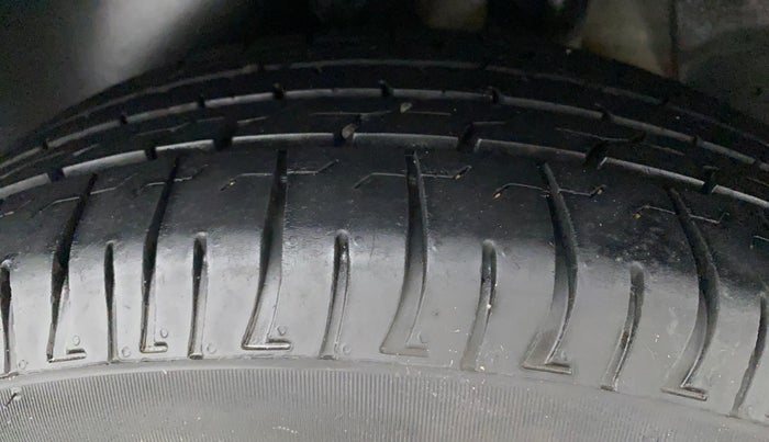 2018 Hyundai Creta E PLUS 1.6 PETROL, Petrol, Manual, 1,14,386 km, Left Rear Tyre Tread