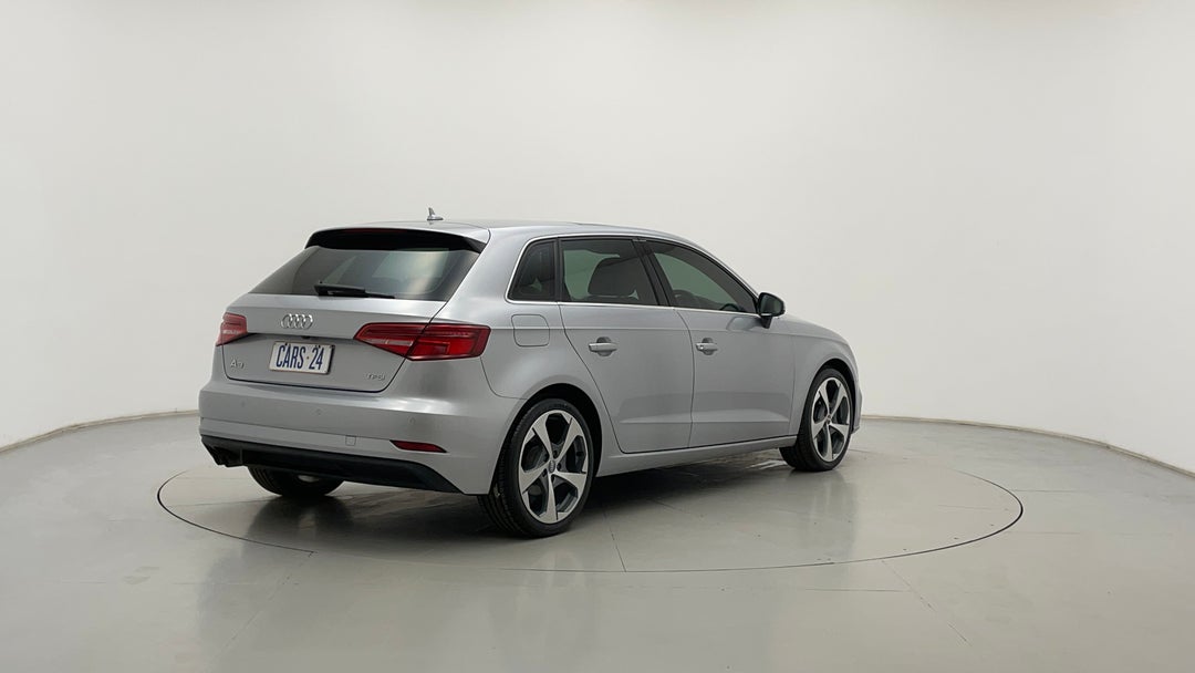 Right Back Diagonal (45- Degree) View