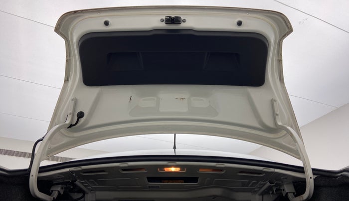 2012 Volkswagen Vento TRENDLINE PETROL, Petrol, Manual, 76,176 km, Boot Door Open